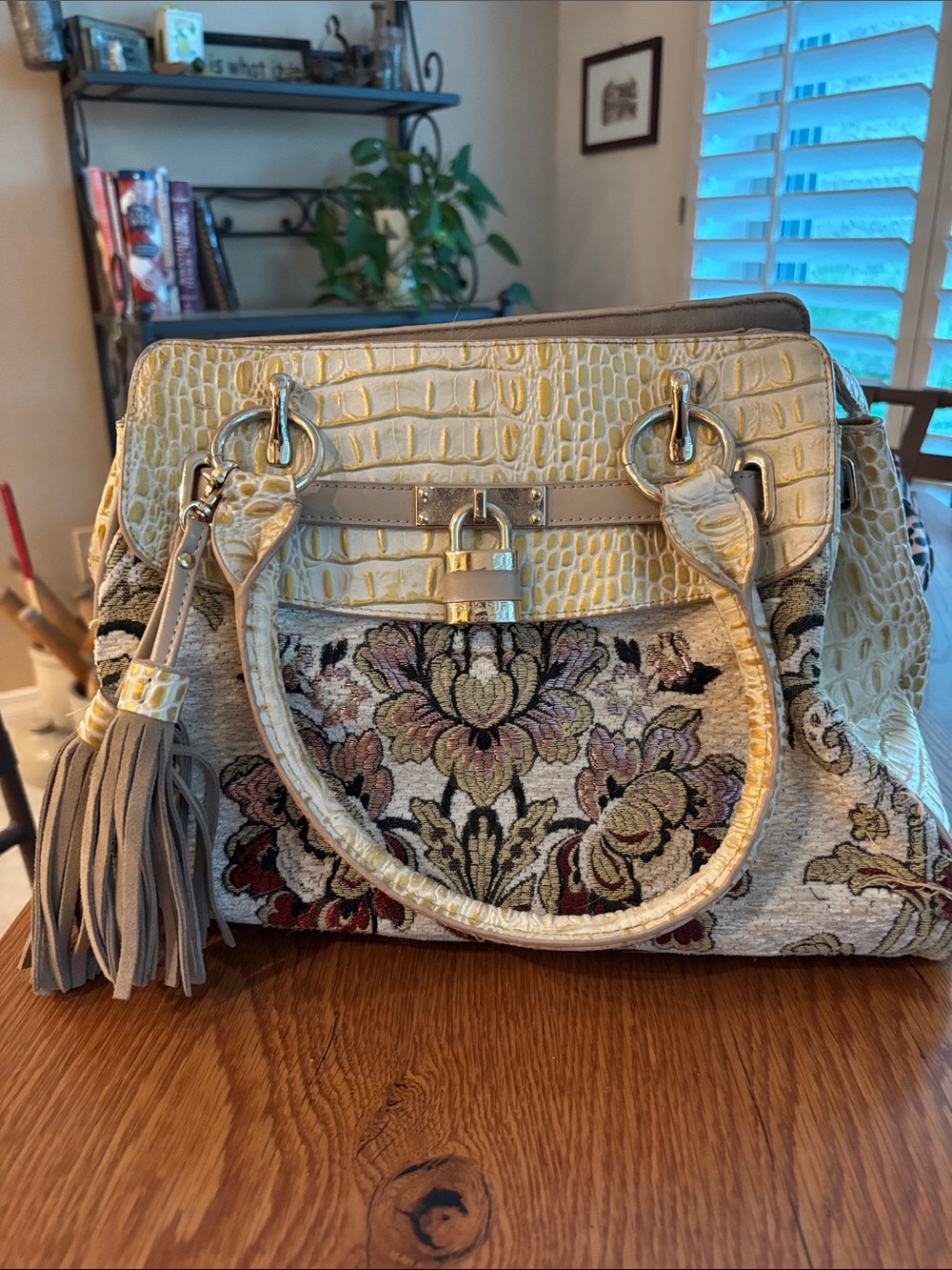 SHARIF handbag with dust bag